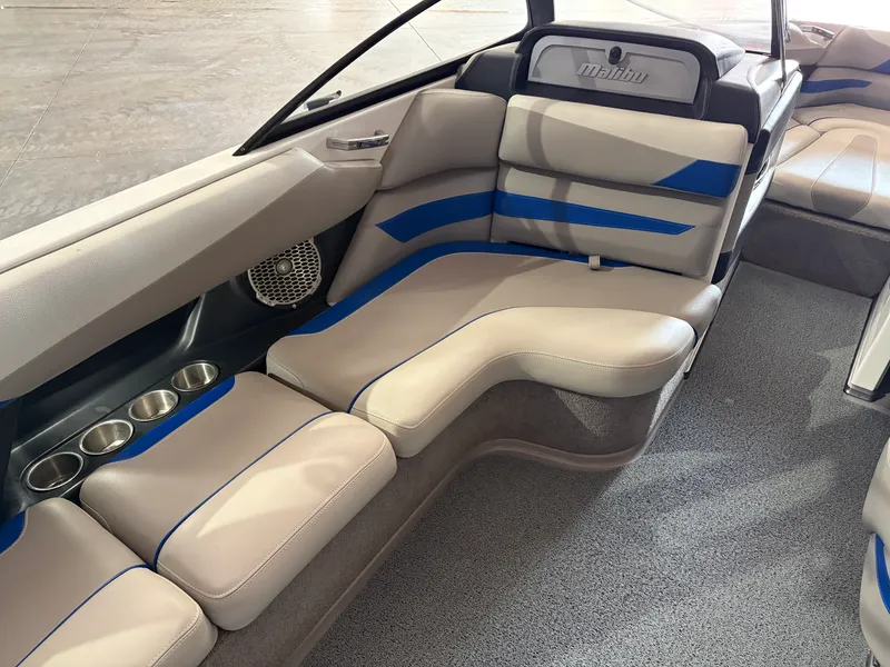 Slide: The Image of Malibu WAKESETTER 23 2014 - 16