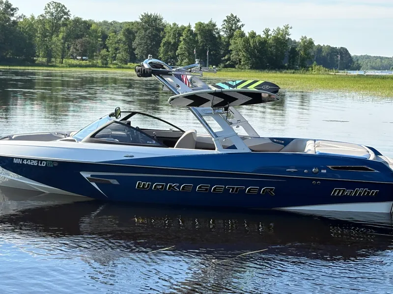 The Image of Malibu WAKESETTER 23 2014 - undefined