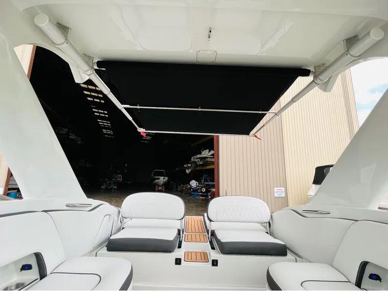 Slide: The Image of Crownline Boats E-305 2024 - 13