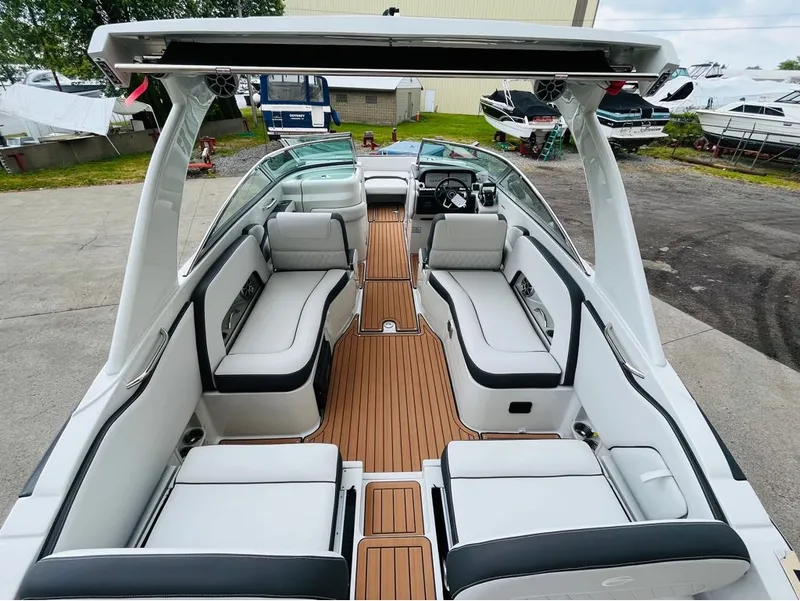 Slide: The Image of Crownline Boats E-305 2024 - 3