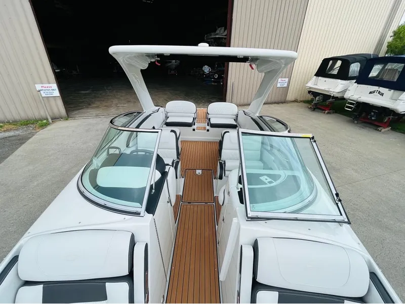 Slide: The Image of Crownline Boats E-305 2024 - 12