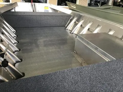 Slide: The Image of Southfork 1652 Sport Jet Boat 2026 - 8