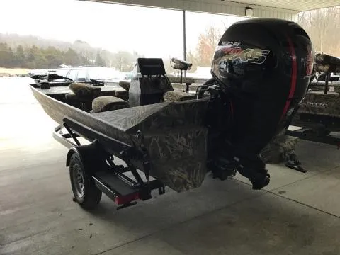 Slide: The Image of Southfork 1656 Camo Jet Boat 2026 - 3