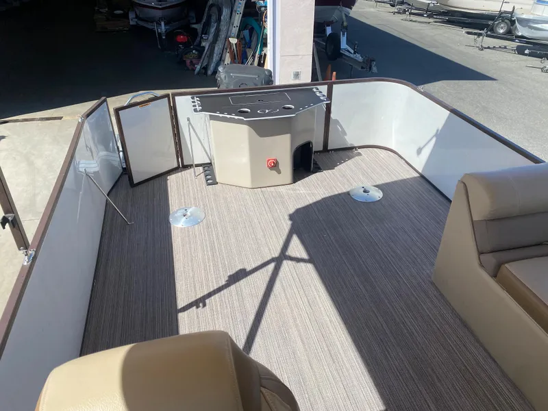 Slide: The Image of Speaker with blue LED light in 2019 Veranda VF25F2 boat interior. - 16