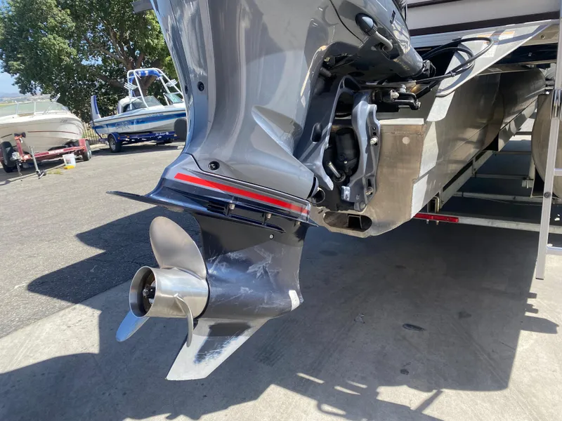 Slide: The Image of 2019 Veranda VF25F2 pontoon boat with Yamaha 250 outboard motor on trailer. - 5