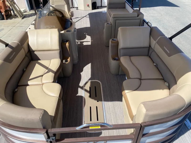 Slide: The Image of Yamaha 250 four-stroke outboard motor on 2019 Veranda VF25F2 boat, sunny day background. - 8