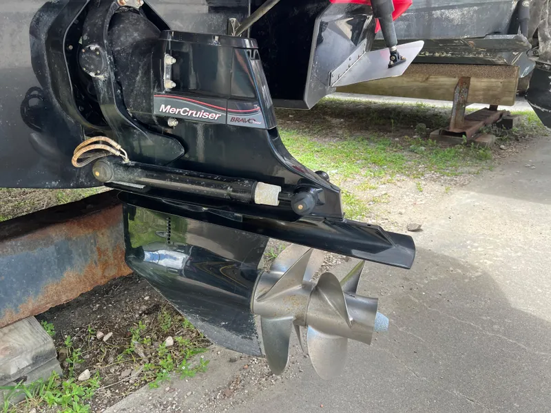 Slide: The Image of 2015 Monterey 224FSX boat with MerCruiser Bravo Three outdrive. - 9