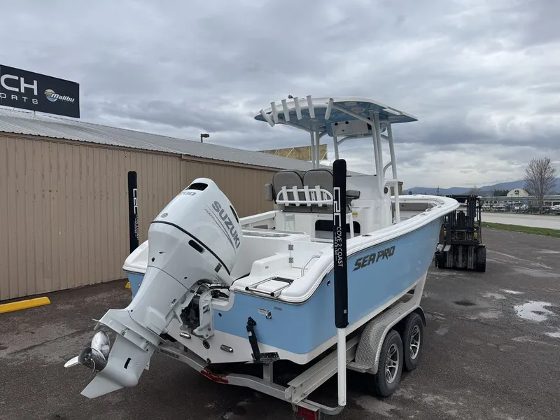 Slide: The Image of Sea Pro 219 Hardtop 2024 - 1