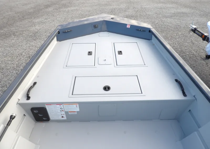 Slide: The Image of Crestliner 1860 RETRIEVER CENTER CONSOLE 2026 - 6