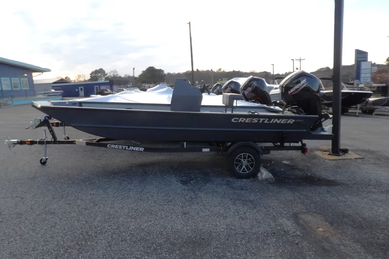 The Image of Crestliner 1860 RETRIEVER CENTER CONSOLE 2026 - 0