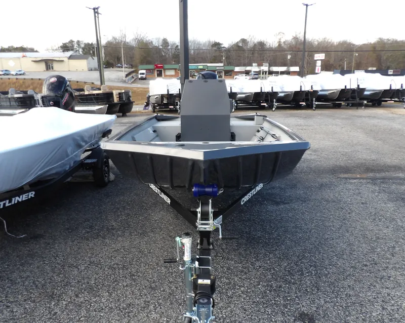 Slide: The Image of Crestliner 1860 RETRIEVER CENTER CONSOLE 2026 - 3