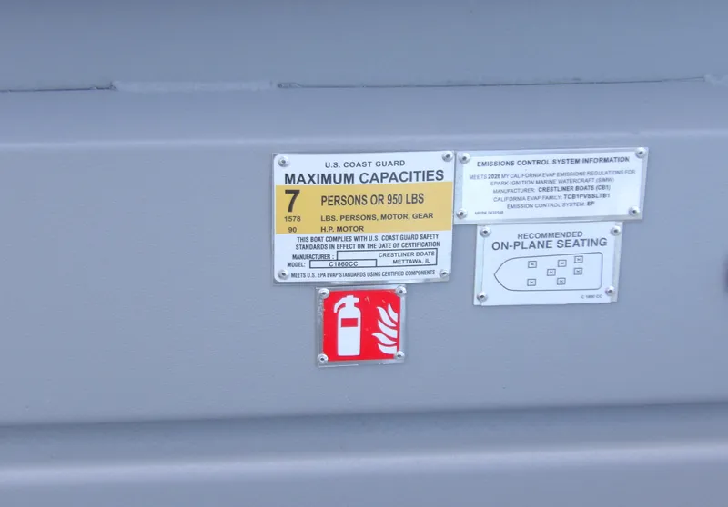 Slide: The Image of Crestliner 1860 RETRIEVER CENTER CONSOLE 2026 - 11