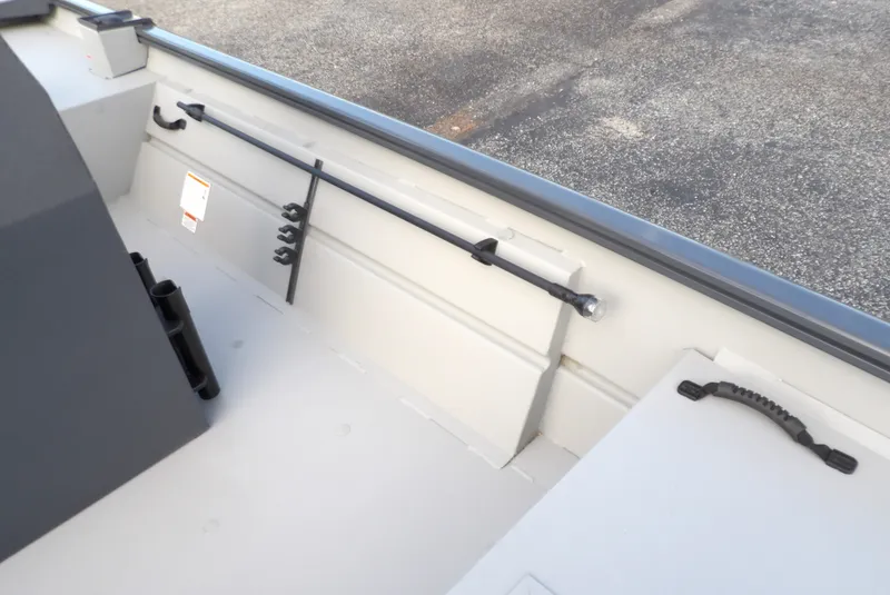 Slide: The Image of Crestliner 1860 RETRIEVER CENTER CONSOLE 2026 - 8