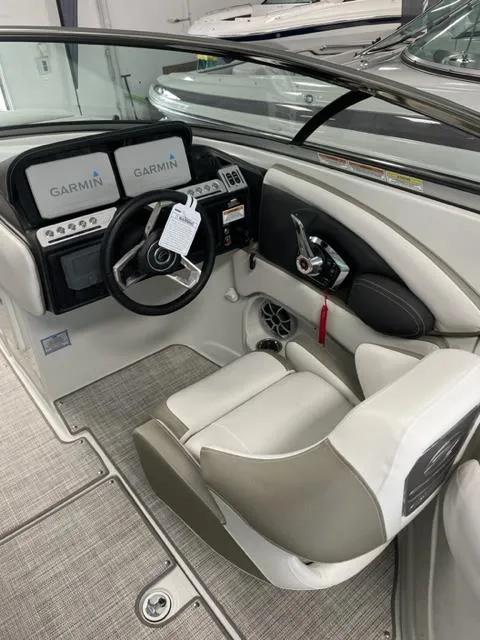 Slide: The Image of Crownline Boats 290SS 2024 - 1