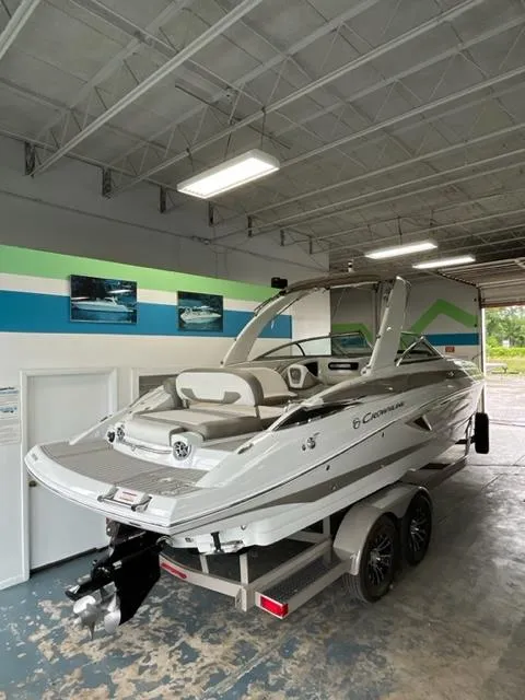Slide: The Image of Crownline Boats 290SS 2024 - 8