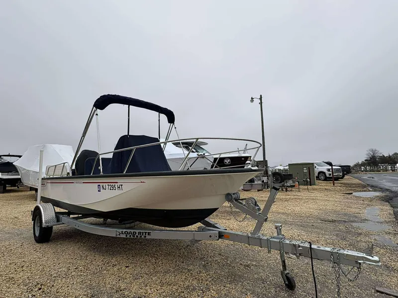 Slide: The Image of Boston Whaler 170 Montauk 2021 - 4