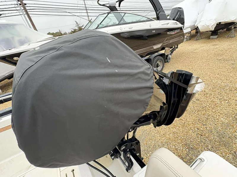Slide: The Image of Boston Whaler 170 Montauk 2021 - 7