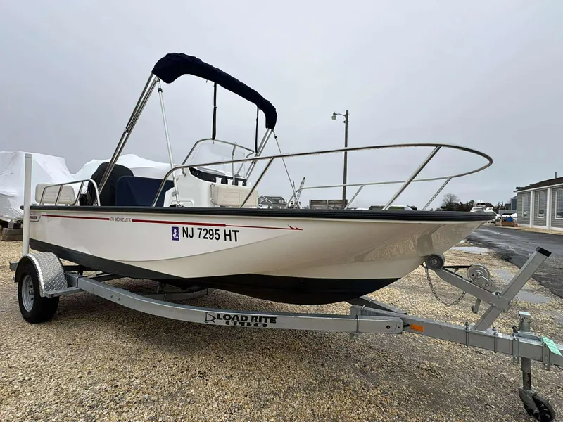 Slide: The Image of Boston Whaler 170 Montauk 2021 - 3