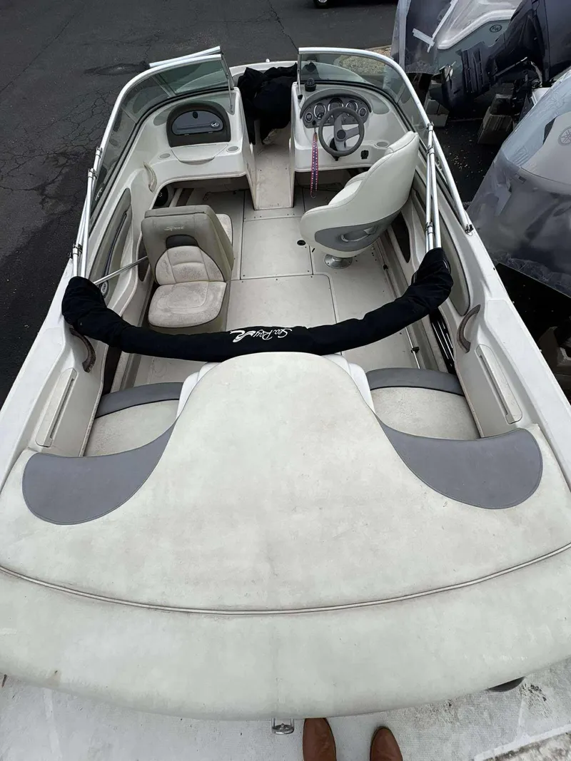 Slide: The Image of Sea Ray 200 Sport 2005 - 6
