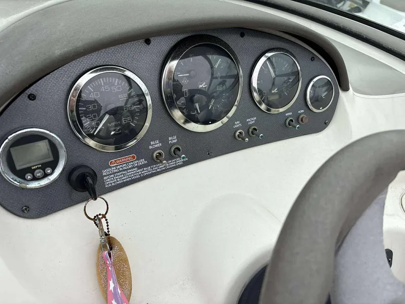 Slide: The Image of Sea Ray 200 Sport 2005 - 9