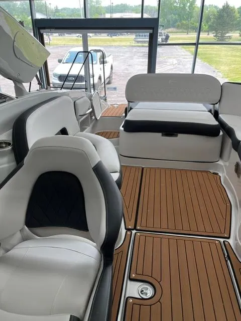 Slide: The Image of Crownline Boats E275 2024 - 3