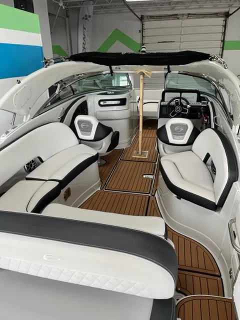 Slide: The Image of Crownline Boats E275 2024 - 6