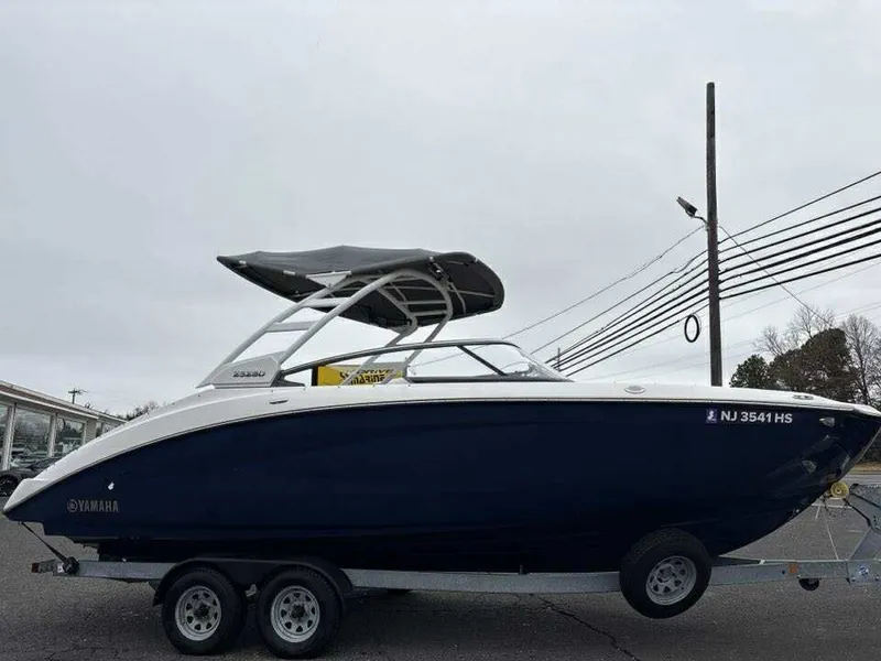 Slide: The Image of Yamaha 252SD 2022 - 24