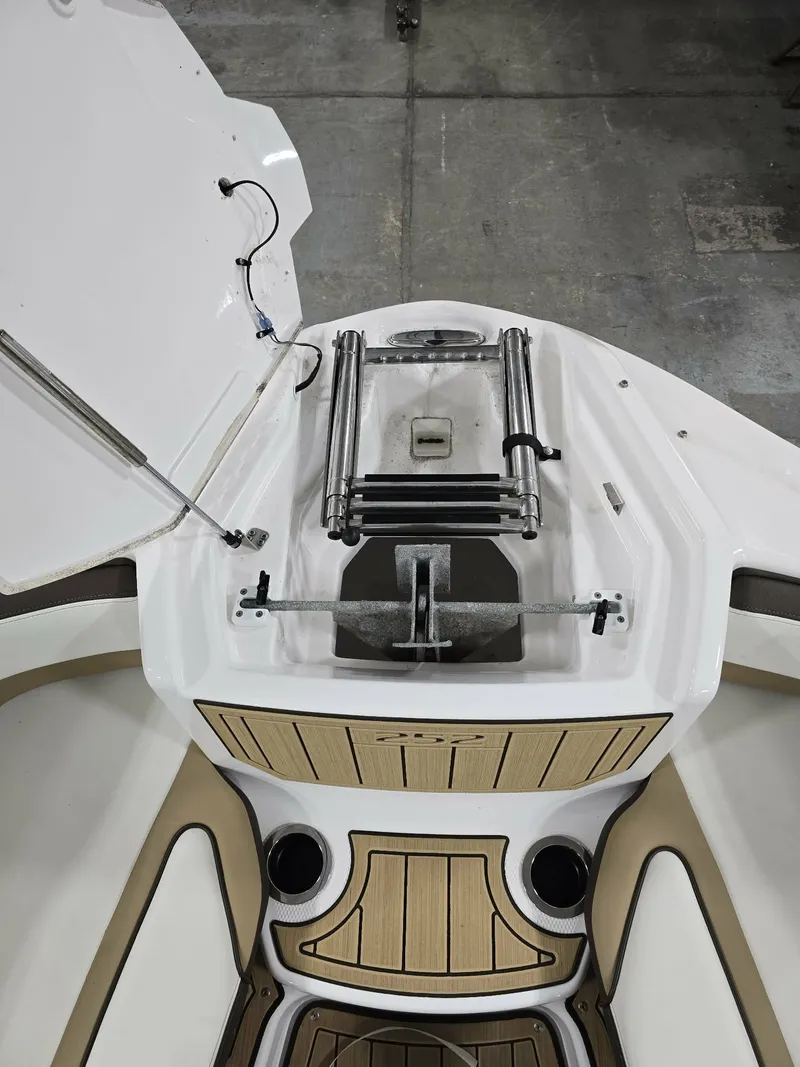 Slide: The Image of Yamaha 252SD 2022 - 2