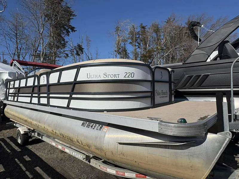 Slide: The Image of Palm Beach® 220 Ultra Sport Saltwater Series 2014 - 9