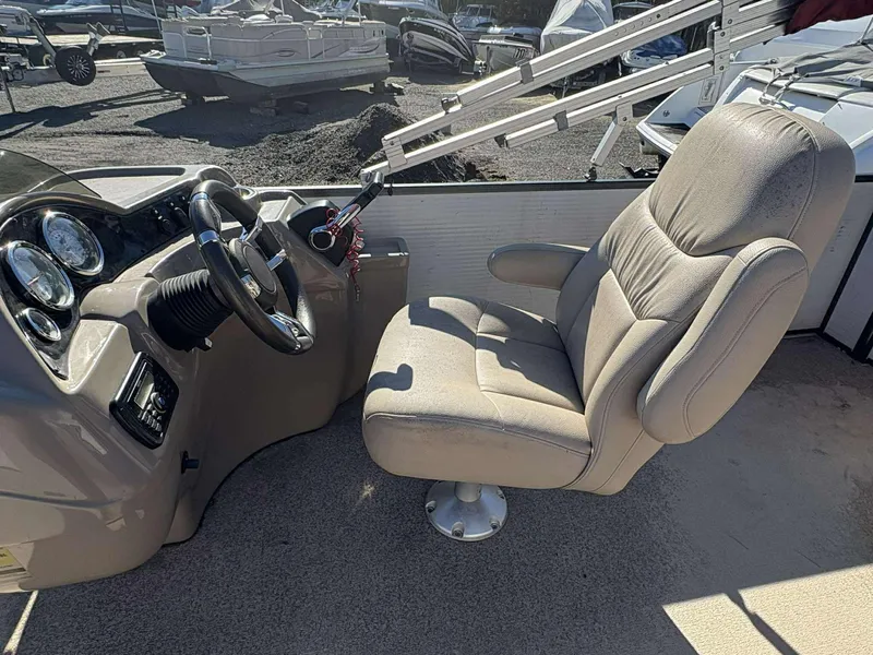 Slide: The Image of Palm Beach® 220 Ultra Sport Saltwater Series 2014 - 13