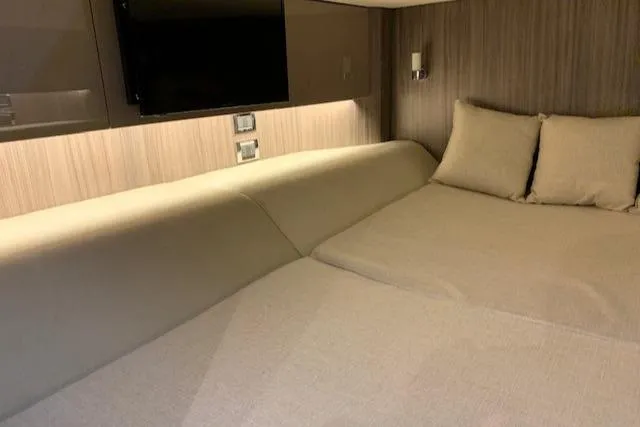 Slide: The Image of Mid cabin 24" smart TV - 39