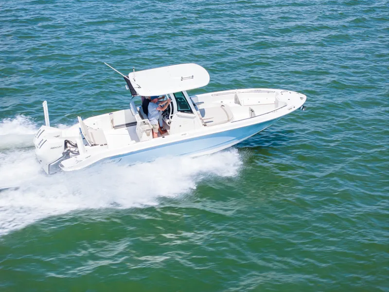 Slide: The Image of Boston Whaler DAUNTLESS 2023 - 5