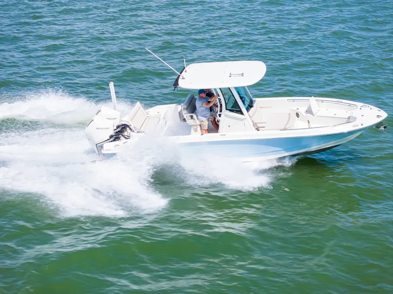 Slide: The Image of Boston Whaler DAUNTLESS 2023 - 6