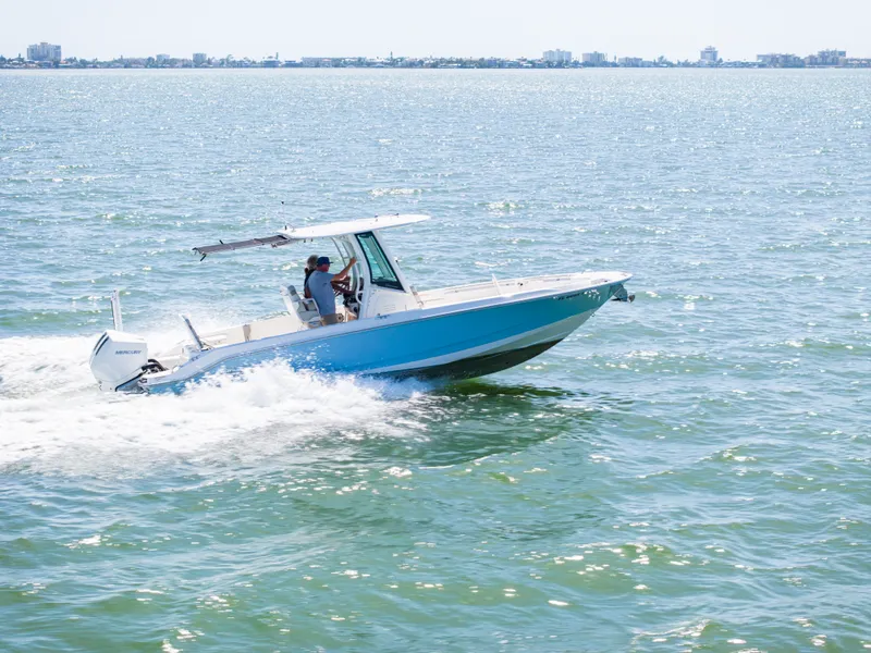 Slide: The Image of Boston Whaler DAUNTLESS 2023 - 11