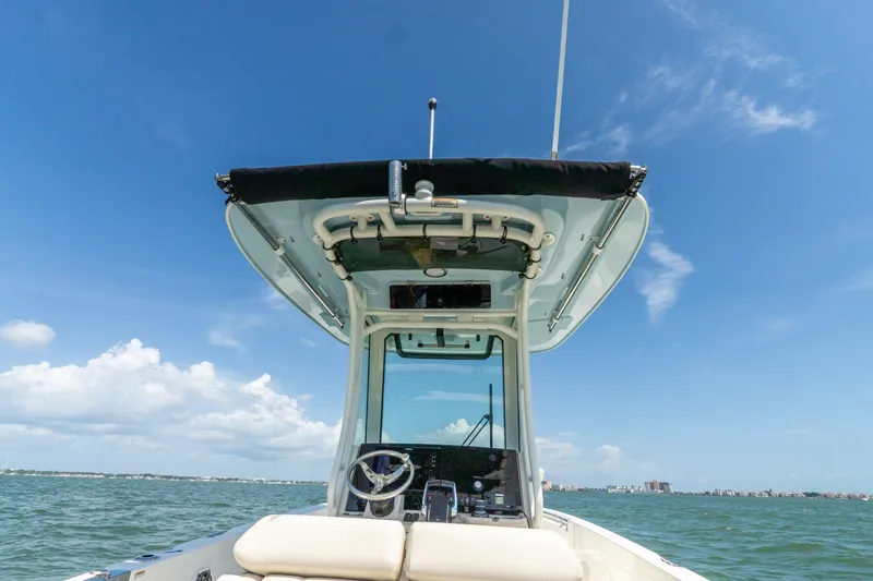 Slide: The Image of Boston Whaler DAUNTLESS 2023 - 20