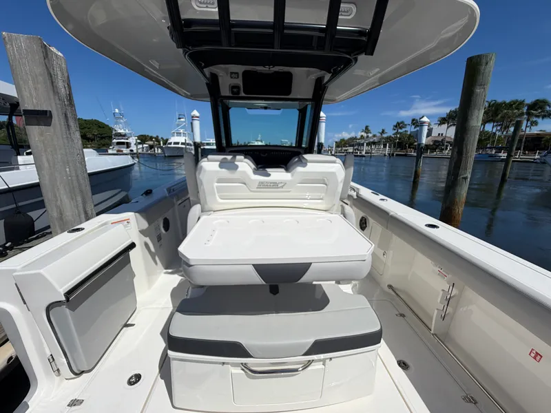 Slide: The Image of Boston Whaler 330 Outrage 2026 - 26
