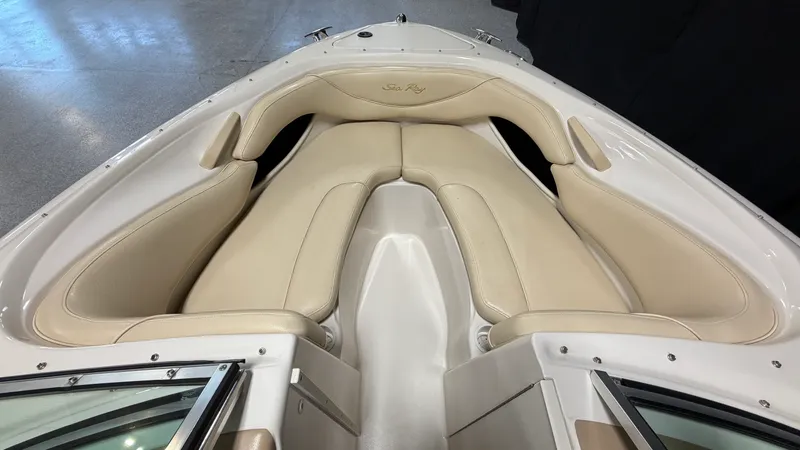Slide: The Image of Sea Ray 21 2001 - 55