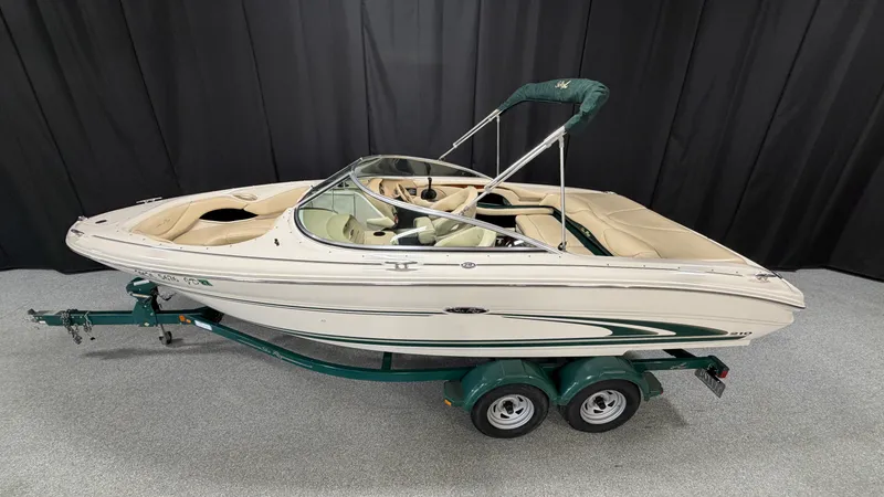 Slide: The Image of Sea Ray 21 2001 - 1