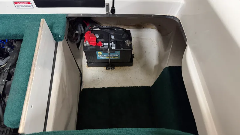 Slide: The Image of Sea Ray 21 2001 - 16