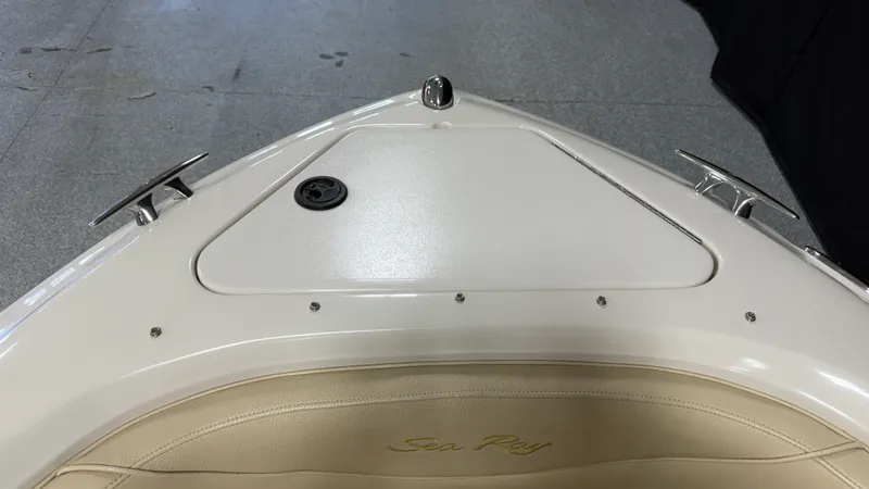 Slide: The Image of Sea Ray 21 2001 - 64