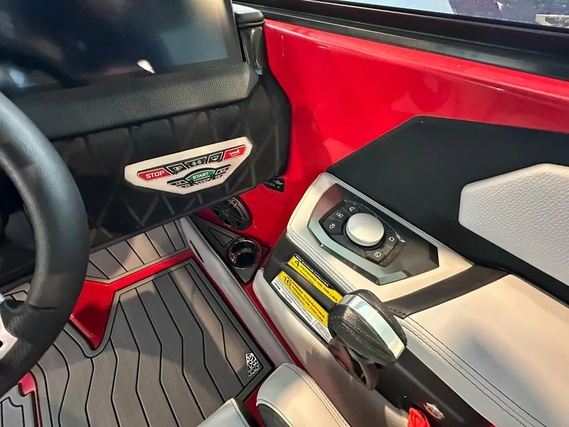 Slide: The Image of Nautique Super Air Nautique S23 2023 - 10