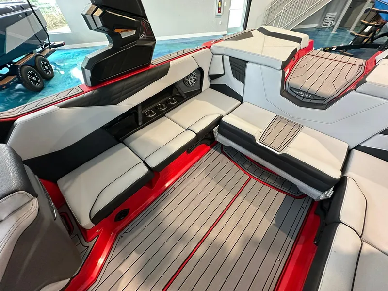 Slide: The Image of Nautique Super Air Nautique S23 2023 - 13