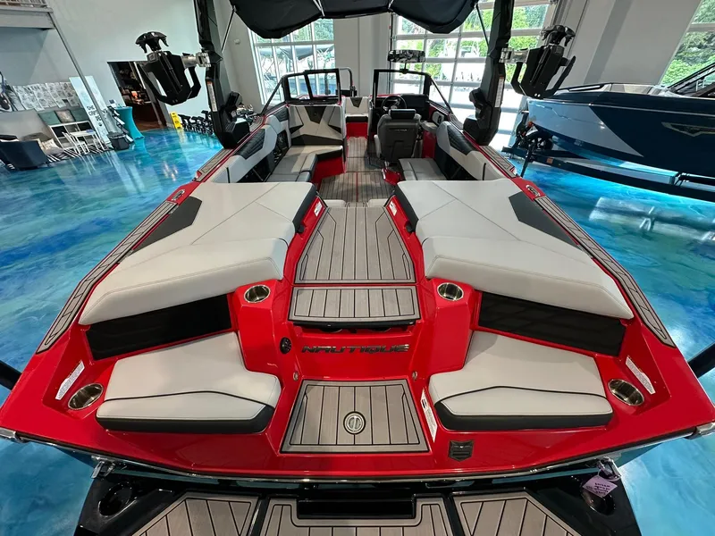 Slide: The Image of Nautique Super Air Nautique S23 2023 - 18
