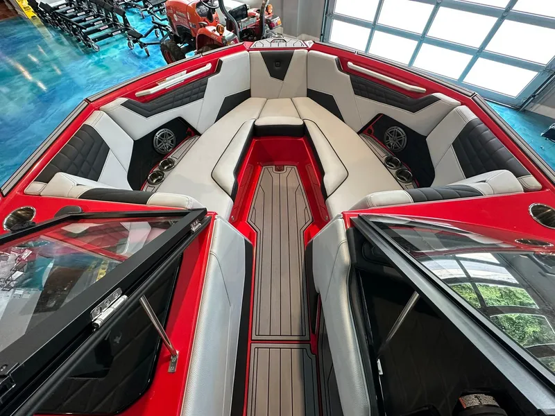 Slide: The Image of Nautique Super Air Nautique S23 2023 - 6