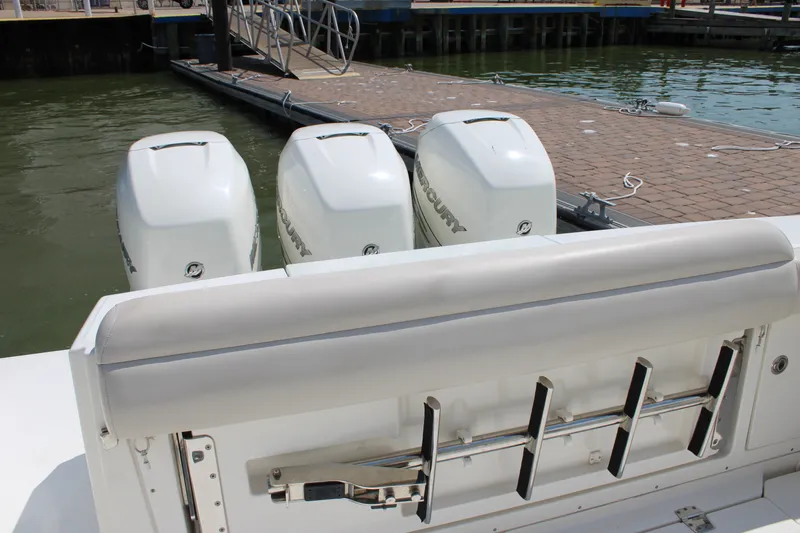 Slide: The Image of Boston Whaler 380 OUTRAGE 2018 - 26