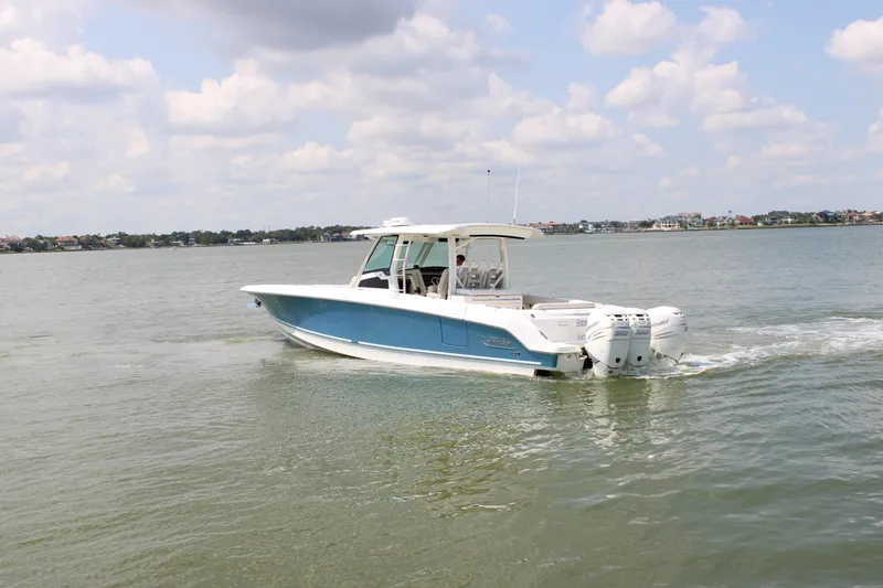 Slide: The Image of Boston Whaler 380 OUTRAGE 2018 - 4