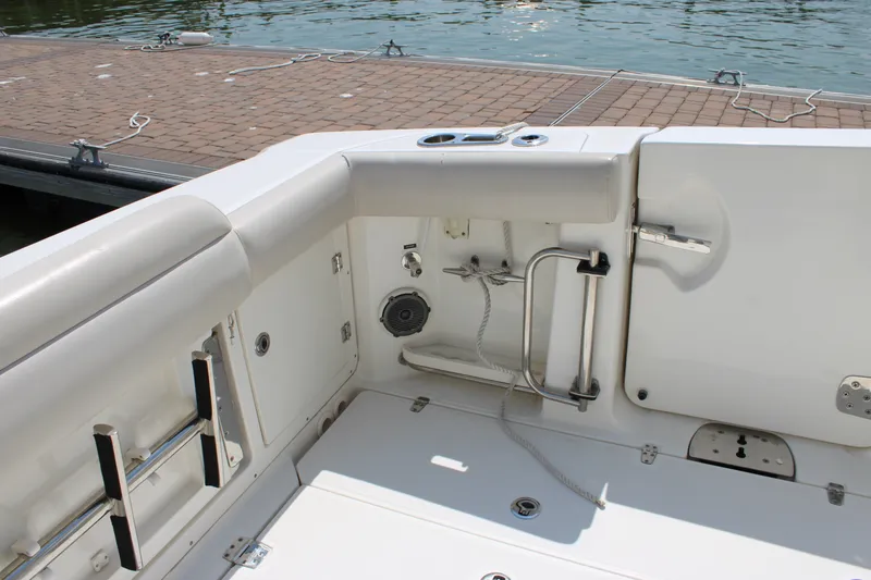 Slide: The Image of Boston Whaler 380 OUTRAGE 2018 - 28