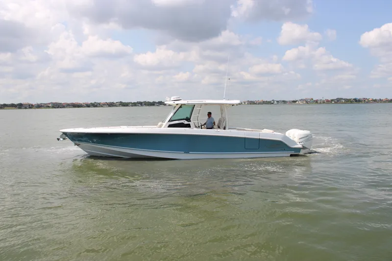 The Image of Boston Whaler 380 OUTRAGE 2018 - 0