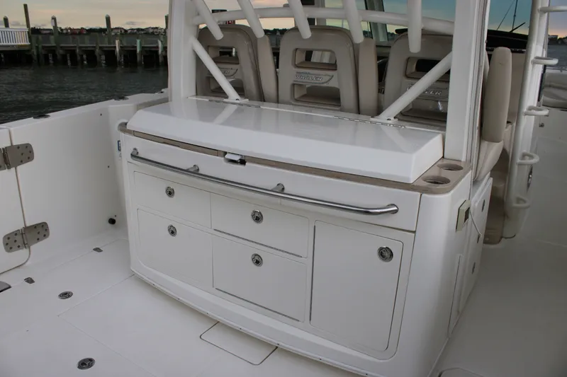 Slide: The Image of Boston Whaler 380 OUTRAGE 2018 - 43