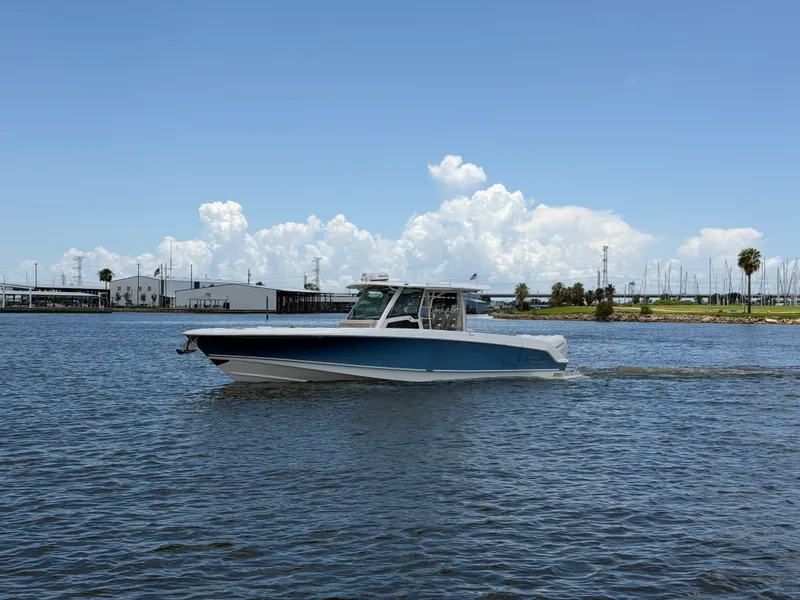 The Image of Boston Whaler 380 OUTRAGE 2018 - 0